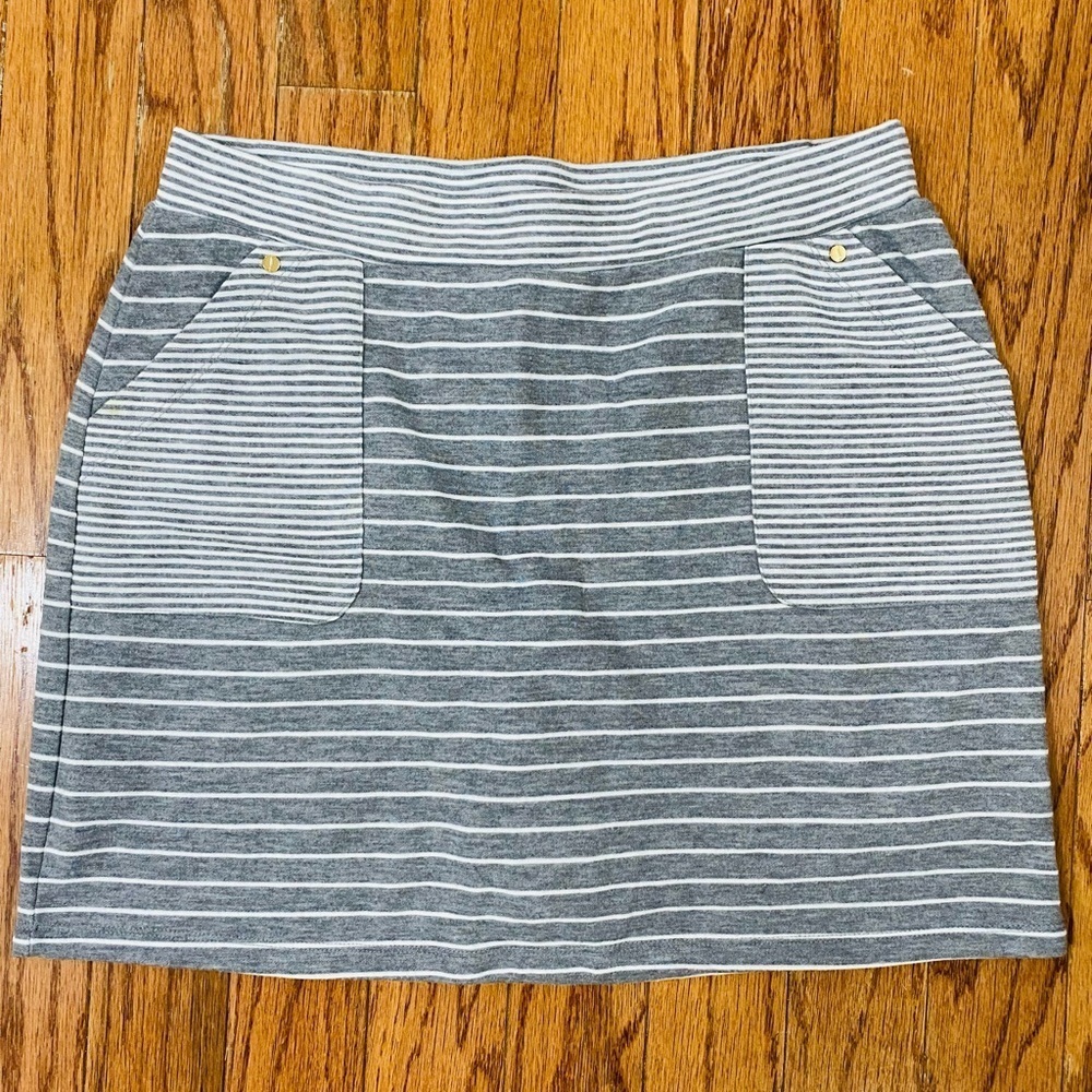 Jones New York Gray and White Mini Skort Athletic large